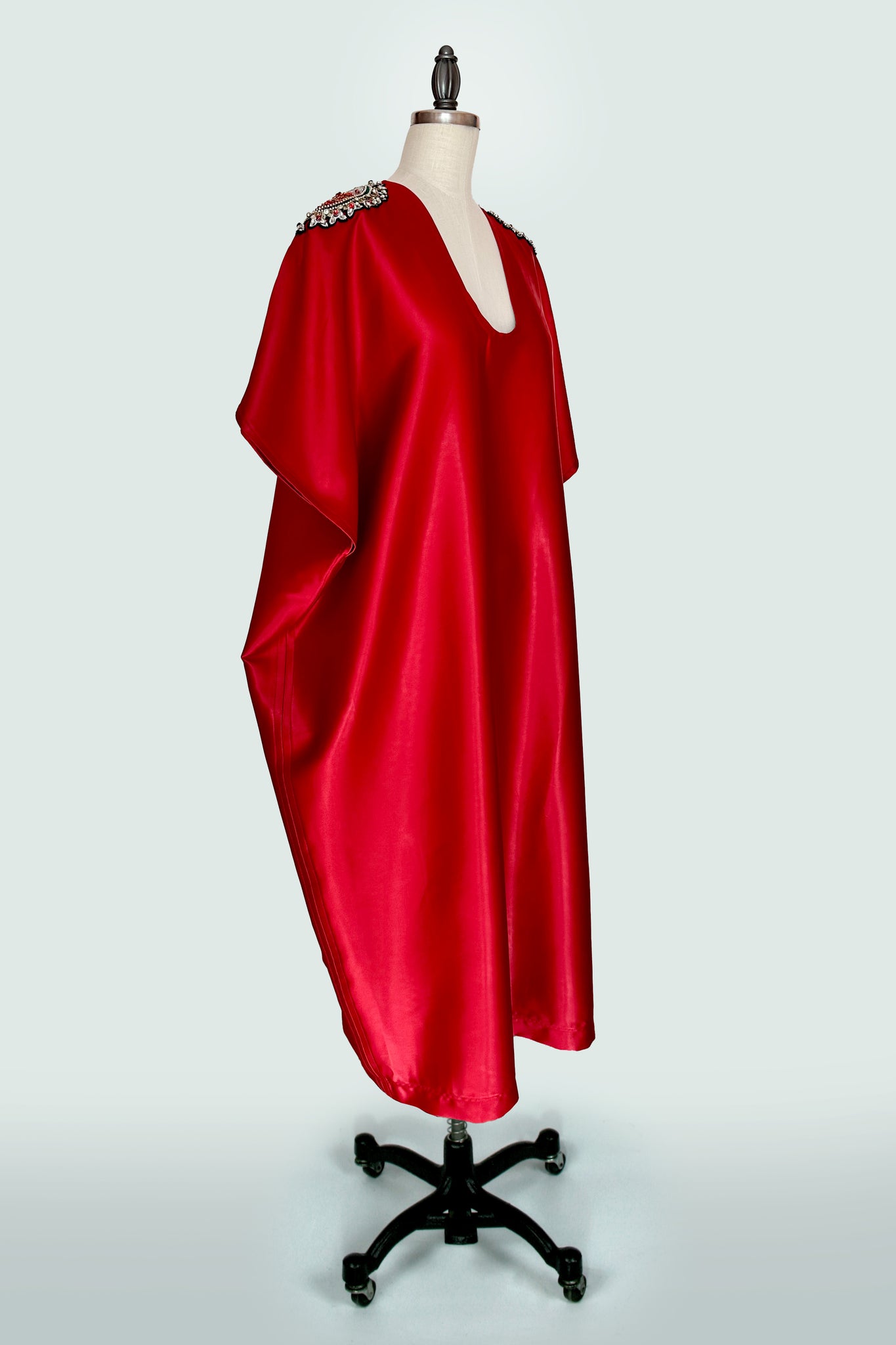 Cariño Drinking Gown